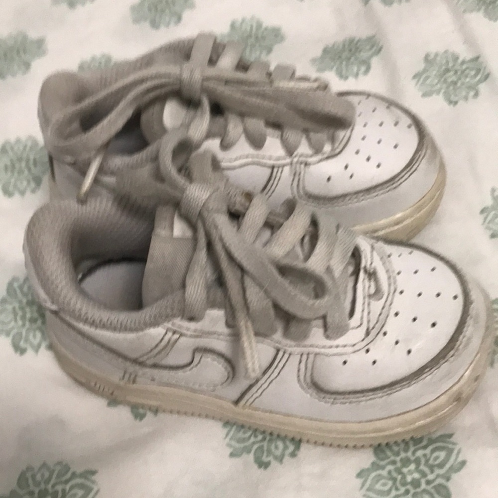 Nike toddler boy shoe size 6c